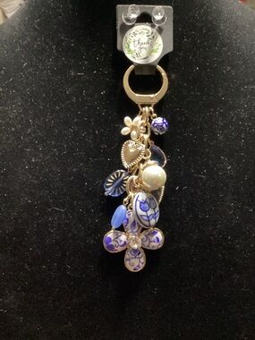 Blue & Gold Floral Charm Keyring with Porcelain-Inspired Beads